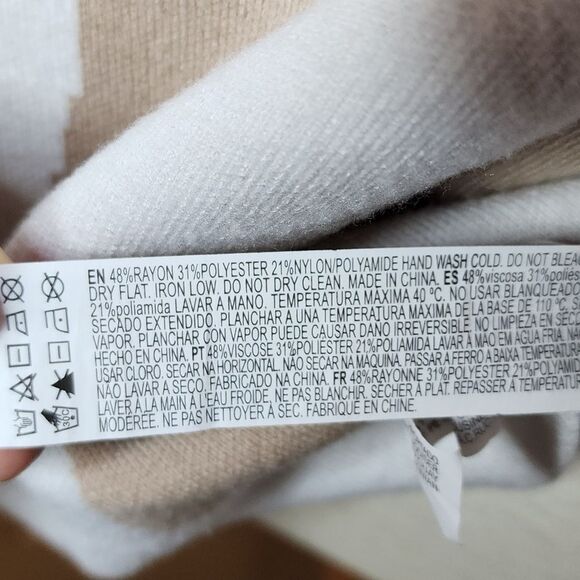 Forever 21 Oatmeal Ecru Zebra Pattern Mock Neck Sweater - Picture 3 of 11